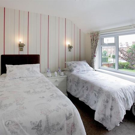 The Hinton Guest House Knutsford Bagian luar foto