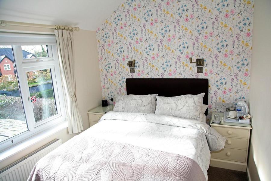 The Hinton Guest House Knutsford Bagian luar foto