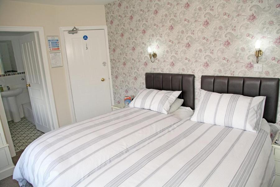 The Hinton Guest House Knutsford Bagian luar foto