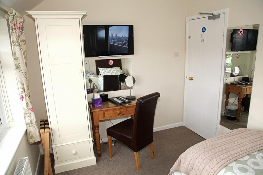 The Hinton Guest House Knutsford Bagian luar foto