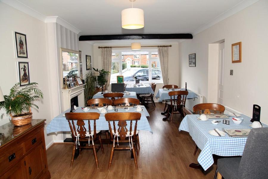 The Hinton Guest House Knutsford Bagian luar foto